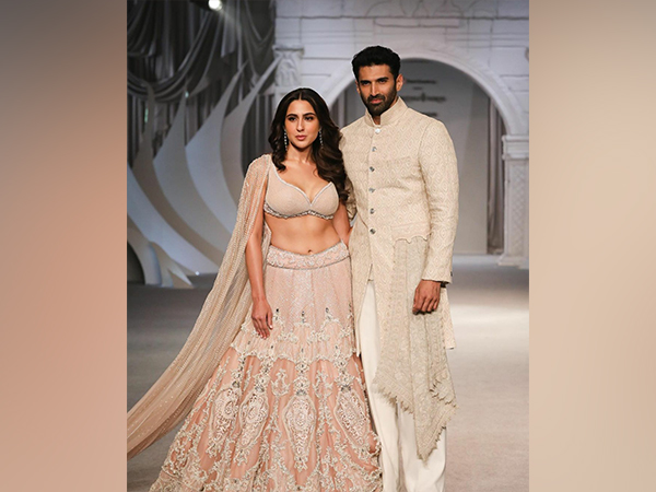 Sara Ali Khan and Aditya Roy Kapur (Image source: Fdci)