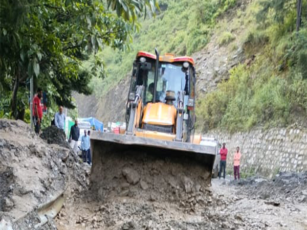 Visuals from the site (Image source: @chamolipolice)