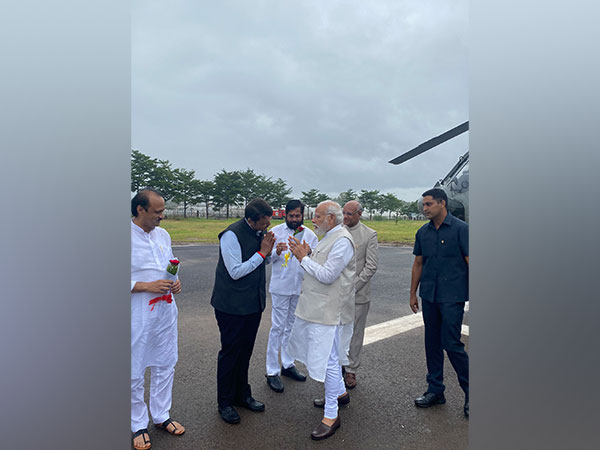 PM Modi at Pune airport (Image source: @PMOIndia)