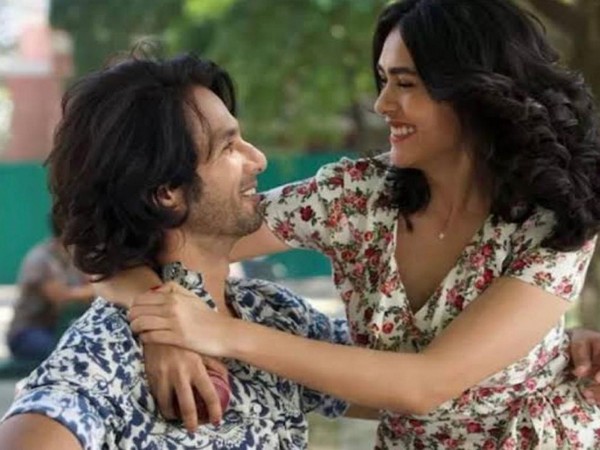 Mrunal Thakur and Shahid Kapoor (Image Source: Instagram)