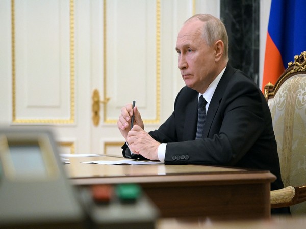 Russian President Putin chairs a meeting in Moscow (Photo Credit: Reuters)