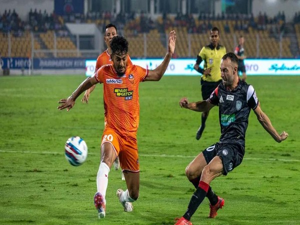 FC Goa and NorthEast United FC in action. (Photo- ISL)