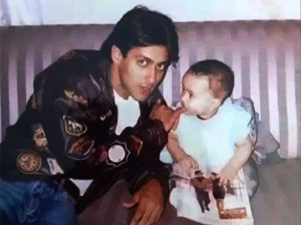 Salman Khan with sister Arpita (Image Source: Instagram)