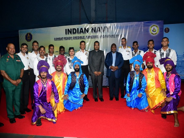 INS Sahyadri, Kolkata host onboard naval reception for Papua New Guinea PM (Source: Twitter/@ind_png)
