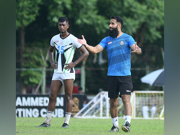 Coach Mairajuddin Waddo (right) with a Mohammedan Sporting player during practice (Image: Durand Cup/AIFF)