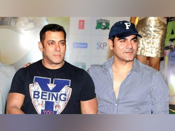 Salman Khan and Arbaaz Khan (Image source: Twitter)