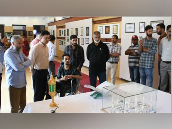 Kashmir Art Emporium's 'Know Your Artisan' exhibition shines spotlight on talented artists (Photo/ANI)