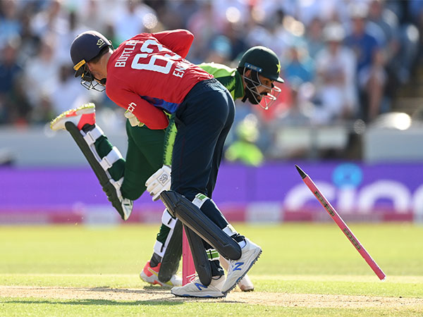 England and Pakistan in action. (Photo- ICC)