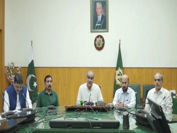 Federal Minister for Railways and Aviation Khawaja Saad Rafique (Photo Credits: Twitter/@KhSaad_Rafique)