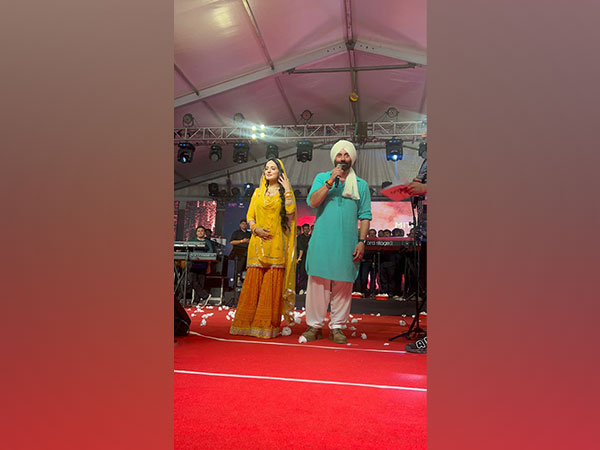 Sunny Deol and Ameesha Patel (Image source: Twitter)