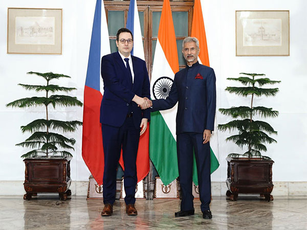 EAM S Jaishankar with Czech Republic Foreign Minister Jan Lipavsky (Source: Twitter/@DrSJaishankar)