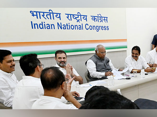 Congress leadership meeting party leaders from Karnataka (Photo/ANI)