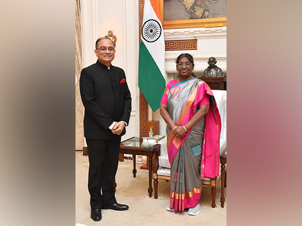 Indian envoy Sandeep Chakravorty with President Drouapdi Murmu (Photo: Twitter @sandiplomat)