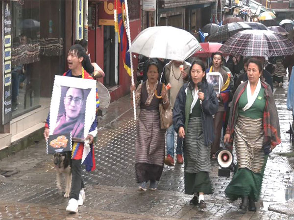 Tibetans NGOs hold candelight vigil to mark International Prisoners Justice Day (Photo/ANI)
