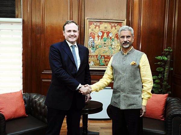 Jaishankar with UK's Minister of State for Security Tom Tugendhat (Photo Credits: Twitter/@DrSJaishankar)