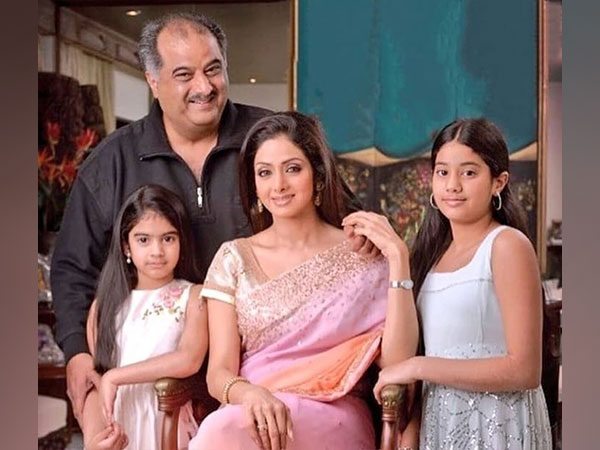 Boney Kapoor, Khushi Kapoor, Sridevi, Janhvi Kapoor (Image source: Twitter)
