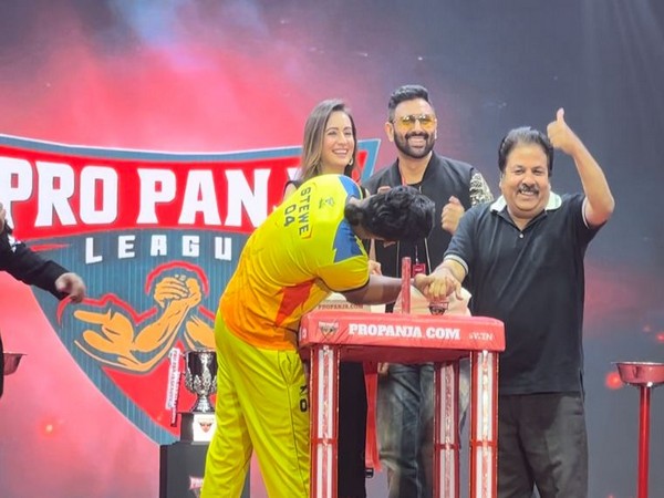 Rajiv Shukla, Parvin Dabas and Preeti Jhangiani at Pro Panga League finale (Image source: ANI)