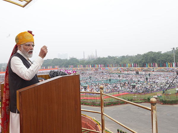 Prime Minister Narendra Modi at Red Fort (Image: Twitter/PMO India)