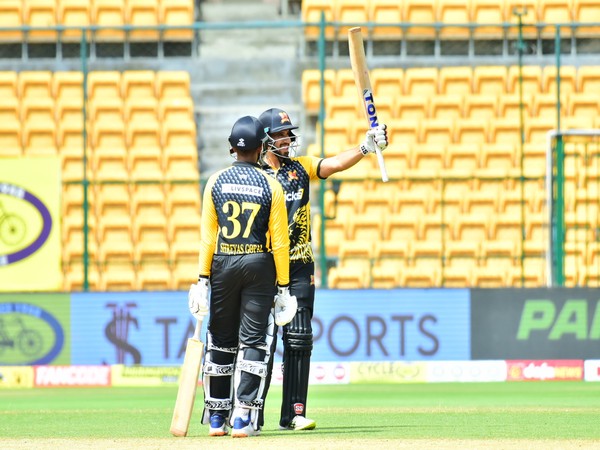 Shreyas Gopal and Abhinav Manohar in action during Maharaja Trophy KSCA T20 (Image: KSCA)
