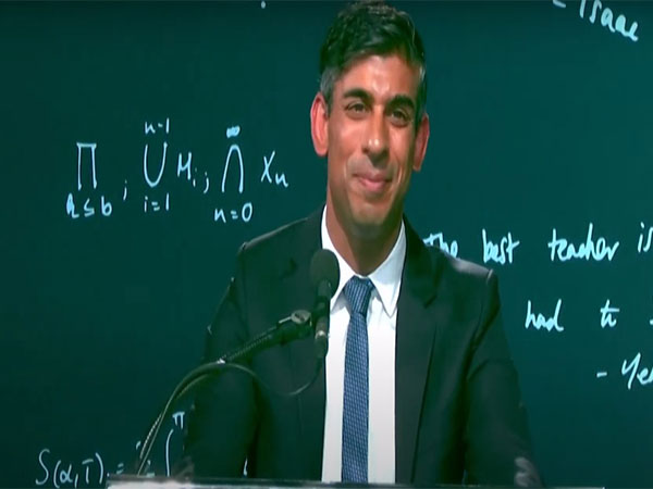 UK PM Rishi Sunak at spiritual leader Morari Bapu's Ramayan Katha at Cambridge University. (Photo Courtesy - Youtube/Chitrakutdham Talgajarda)