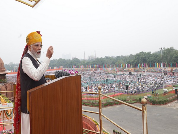 Prime Minister Narendra Modi at Red Fort (Image: Twitter/PMO India)