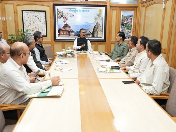 Himachal Sukhvinder Singh Sukhu holding a meeting with officials (Photo/PRD Himachal)