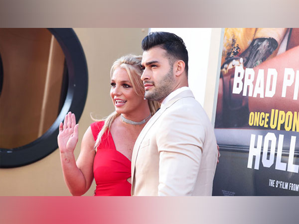 Britney Spears and Sam Asghari (Image source: Twitter)