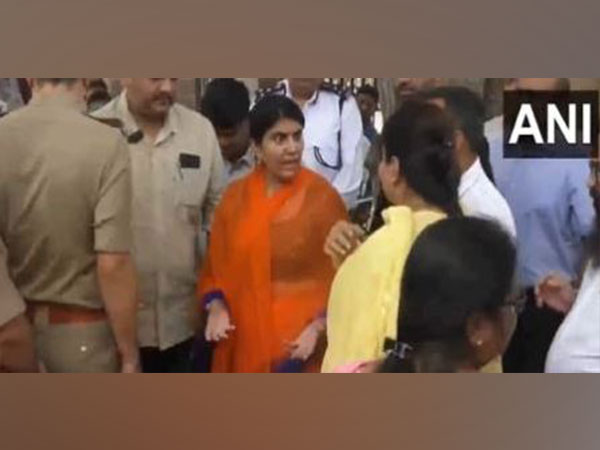 BJP's MLA Rivaba Jadeja gets into verbal spat with MP Poonamben Maadam (Photo/ANI)