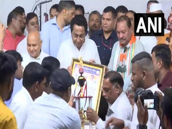 Samandar Patel joins Congress. (Photo/ANI)