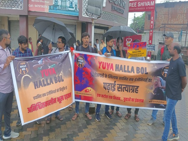 Selected sub-engineer candidates staging protest (Photo/ANI)