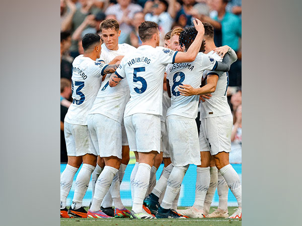 Tottenham players celebrate. (Photo- Tottenham Hotspurs Twitter)