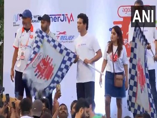 Sachin Tendulkar flagging off the event. (Photo- ANI)