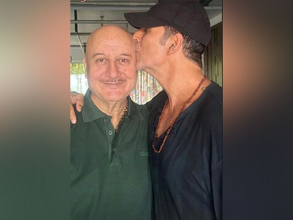 Anupam Kher with Akshay Kumar (Image Source: Instagram)