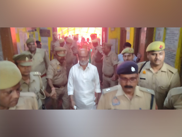 Rajinikanth at Hanuman Garhi Temple (Image source: ANI)