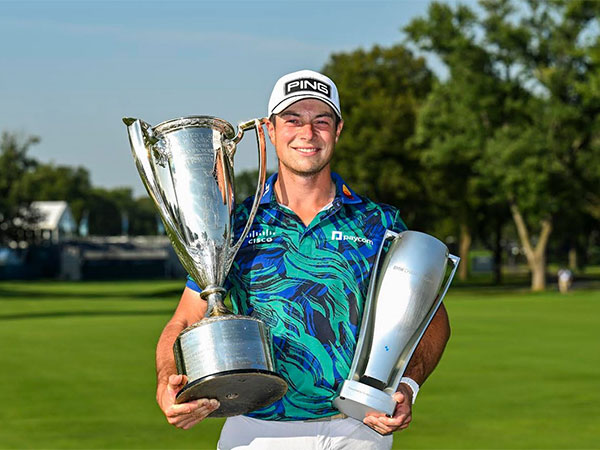 Viktor Hovland lifting BMW Championship (Image: PGA)