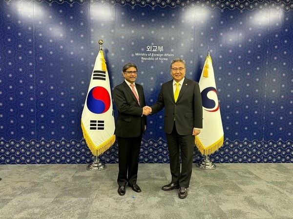 Deputy National Security Advisor Vikram Misri calls on Foreign Minister Park Jin of South Korea (Photo/ANI)