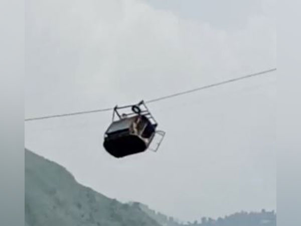 Children trapped in Pakistan cable car after line snaps over ravine (Photo Credits: Reuters)