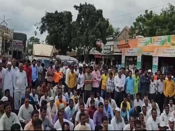 Protesting farmers at APMC in Nashik (Photo/ANI)