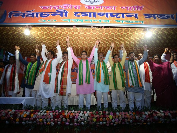 Former Congress minister Billal Miah with several workers join BJP in Tripura (Photo/Twitter: @DrManikSaha2)