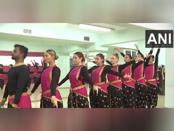 Greek students prepare to perform at Indian diaspora event organised for PM Modi (Photo/ANI)