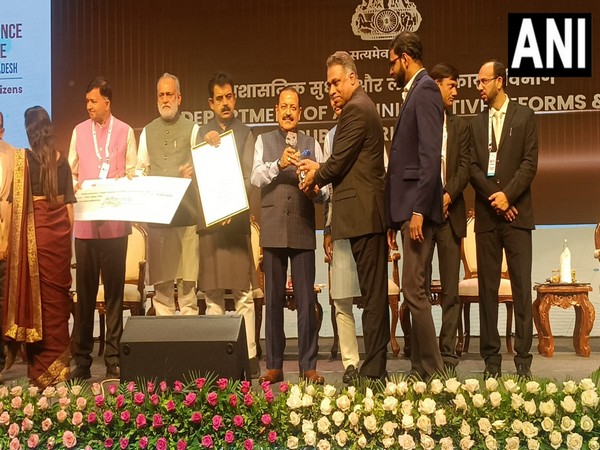 VC of Digital University Kerala receiving national e-Governance award from the union minister (Photo/ANI)
