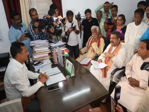 Dharmendra Pradhan meets Dhenkanal District Collector (Photo/ANI)
