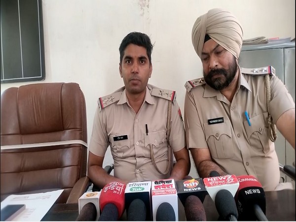 Investigation officer Ravi Dutt (left) (Photo/ANI)