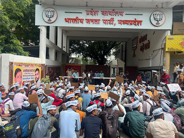 Candidates sat on Dharna outside BJP state office 