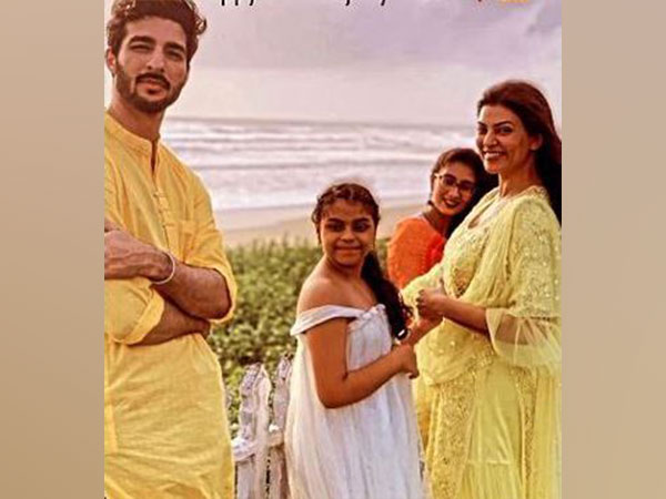 Sushmita Sen’ with daughters, ex-boyfriend Rohman Shawl (Image Source: 