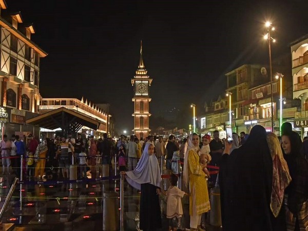 Srinagar embraces nightlife revival (Photo/ANI)