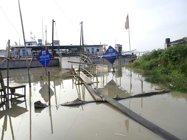 Guwahati ferry services suspended (Photo/ANI)