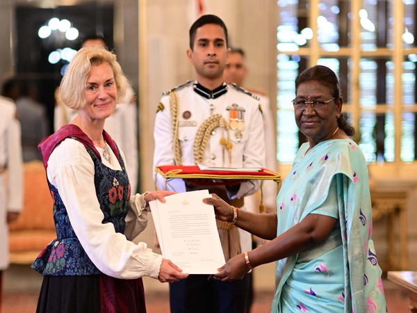 Norway's new Ambassador to India, May-Elin Stener presents her credentials to Droupadi Murmu.