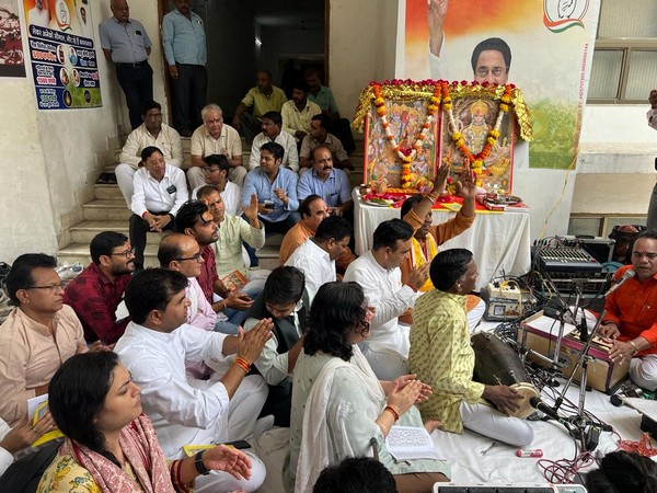 Congress leaders reciting Hanuman Chalisa Path at state congress office (Photo/ANI) 