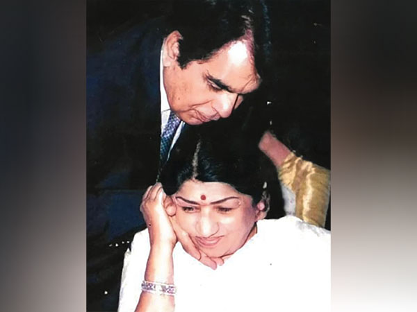 Dilip Kumar and Lata Mangeshkar (Image source: Instagram)